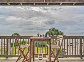 Charming Cedar Key Condo Direct Beach Access, vacation rental in Cedar Key