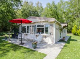 The Lodge, cottage in Attleborough