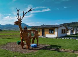 Rezort Zvernica Vlachy, hotel poblíž významného místa Archeologický skanzen Havránok, Vlachy