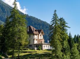 Villa Pineta, hotel cerca de Mogno Church - San Giovanni Battista, Fusio