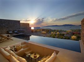 Bonzoe Suites & Villas, hotel en Mykonos