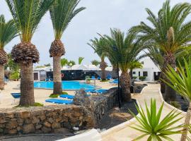 LC Bastian Marina Bungalow, hotel in Costa Teguise