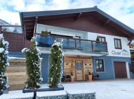 Chalet Sabrina mit Außenpool im Sommer