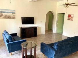 Beautiful Caribbean 3 bedroom Home in St. Croix, holiday home in Christiansted