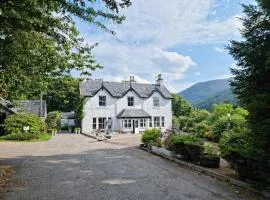Loch Leven Hotel & Distillery