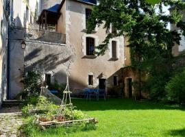 Suite 1 - Les Grands Degrés Saint Louis, hotel em Blois