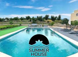 Summer House Tgn Rural, hotel v mestu La Secuita