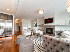 Lakeview Luxury Home - Double Garage Parking - Foosball Table - King Beds - Fast Wi-Fi -Free Netflix, hotel cerca de Rabbit Hill Snow Triple Chair, Edmonton