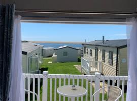 6 Swan View Haven, Littlesea, glamping site sa Weymouth