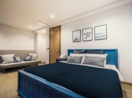 Sandbox Beachfront Villa 2 โรงแรมในบางละมุง