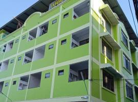 Natcha Place TU Rangsit, hotel v destinaci Ban Bang Khan