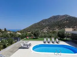 Family Friendly Basilicata Attali villa Private Pool,Children area