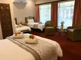 LUXURY FAMILY EN-SUITE ROOM @ 4 STAR GUEST HOUSE