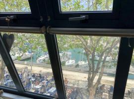 le Gabut vue port, hotell La Rochelle’is huviväärsuse Konverentsikeskus L'Espace Encan lähedal