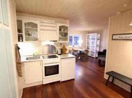 Modern apartment near beach, marina & city centre
