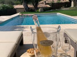 le mas des roses 1884, Bed & Breakfast in Vence