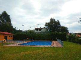 Arbidel, apartamento con piscina en Llanes VUT-2758-AS, hotel em Llanes