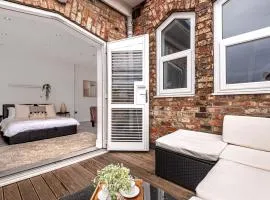 Locket Studio - Cosy Apartment with Balcony