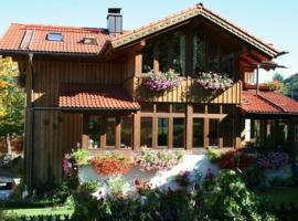 Haus Schwarz, vacation rental in Staudach-Egerndach