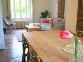 Charmante maison bourguignonne avec grand jardin et parking