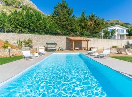 Villa Romitello con Piscina Total Relax, alquiler vacacional en Borgetto