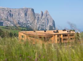 ICARO Hotel, khách sạn ở Alpe di Siusi