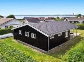 Renovated Waterfront Retreat-By Traum