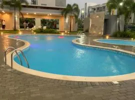 Confortable apartamento de 3 tres habitaciones, con hermosa vista de area verde, ademas de piscinas y juegos infantiles en area recreativa