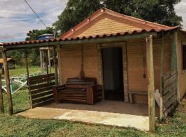 Chalés e Camping Taquaral: São Thomé das Letras'ta bir orman evi