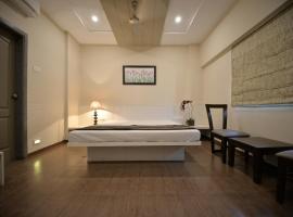Hotel Naman, hotel v destinaci Solapur