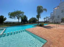 Luxe apartment with beautiful view, hotel en El Romero