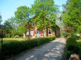 "Ferienhaus Vadersdorf" Wohnung 1, hotel with parking in Vadersdorf