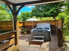 Bungalow charmant à Le Moule avec piscine et jardin