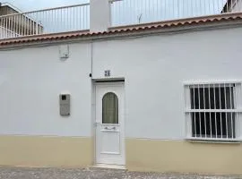 Lleida 25, casa a planta baixa amb àmplia terrassa equipada amb barbacoa