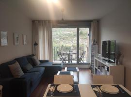 Apartamento en Urb. Las Margas Golf (piscina), hotel u gradu Sabinjanigo