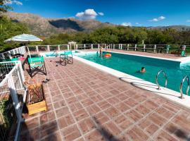 La Simona, hotel dengan kolam renang di Cortaderas