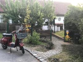 Gästehaus Nitsch, hotel s parkiriščem v mestu Prinzendorf an der Zaya