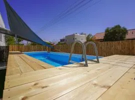 YalaRent Green Garden Villa with Private Pool