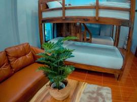 Naibaan Bed and Cafe, hotel com estacionamento em Ban Plau