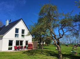 Ferienhaus Sommersonne, Hof zur Sonnenseite Fehmarn, 4 Sterne, луксозен хотел в Фехмарн