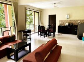 Mango Apartment @ Palolem Garden Estate, hotel with pools in Canacona