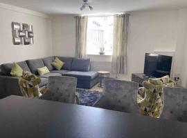 Ulverston South Lakes Spacious 3 Bed G/F Apartment, apartment in Ulverston