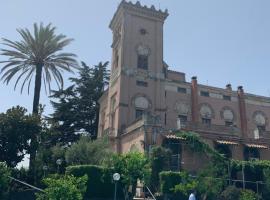 Villa con piscina, hotel in Mascalucia