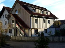 Pension Goldmann - Ferienwohnung 3, hotell i Schönau im Schwarzwald