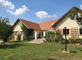 Landhaus Steirerengel, country house in Lócs