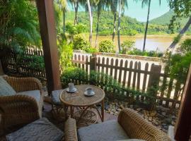 Mekong Riverview Hotel, hotel in zona Aeroporto Internazionale di Luang Prabang - LPQ, Luang Prabang