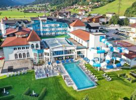 Schlosshotel Lacknerhof – hotel w mieście Flachau