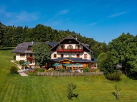 Landhotel Hochlackenhof, guest house di Fuschl am See