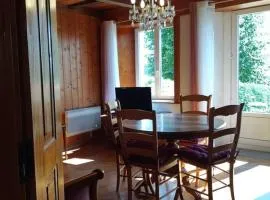 Gîte La petite maison horlogère jacuzzi & sauna , prêt de raquettes des neiges