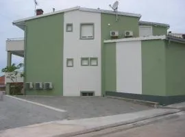 Apartmani- Šjor -Primošten-Apartmani- has 2 large apartments and 2 smaller ones -Primošten Lokvice 6